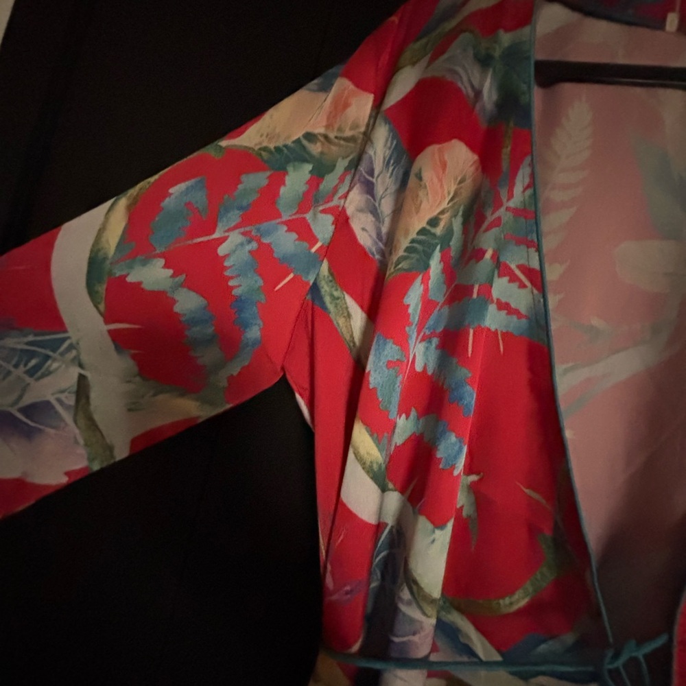 Floral Red Women's Robe - Picture 3 of 4